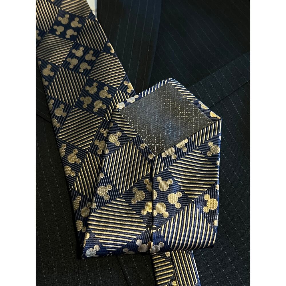 Disney Mickey Mouse Midnight Blue and Copper Tie 100% Silk 57"x3.75" - Picture 4 of 6